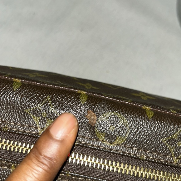 Louis Vuitton Monogram Trousse Toilette 28 - Picture 9 of 12